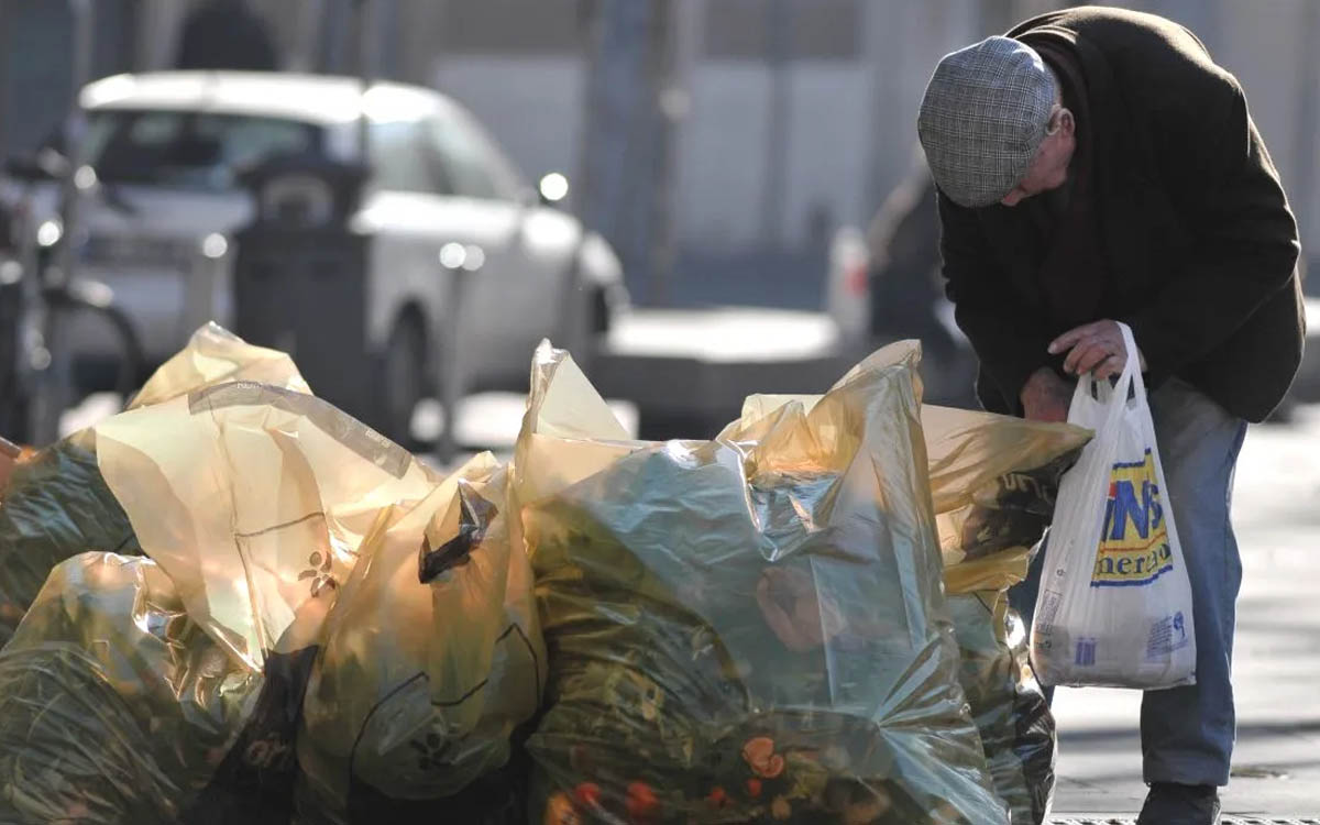 SCHIANTARSI VERSO LA POVERTA'...